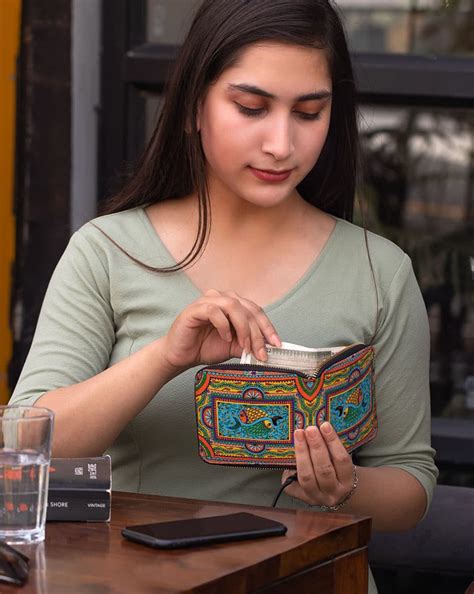 Wallets For Women | Modern Madhubani – Kalankit