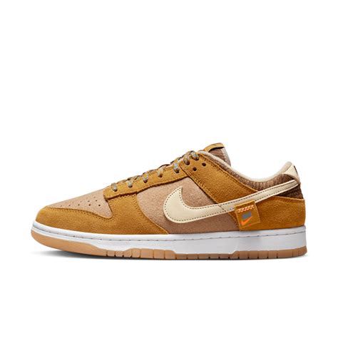 S$101 - S$199 Brown Nike Dunk. Nike SG