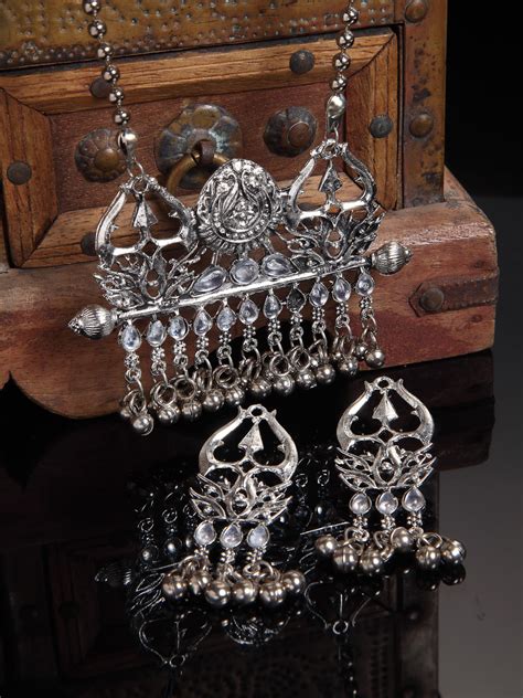Attractive & Colourful Jewellery Set by ARRABI – ARRABI.IN