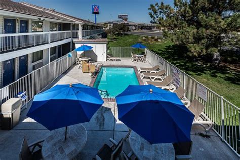 MOTEL 6 RENO AIRPORT - SPARKS - Motel Reviews, Photos, Rate Comparison ...