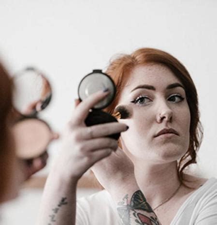 Qué maquillaje para pieles grasas deberías usar