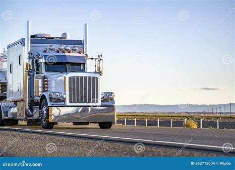 Extended Cab Big Rig White Classic Powerful Stylish Semi Truck Tractor ...