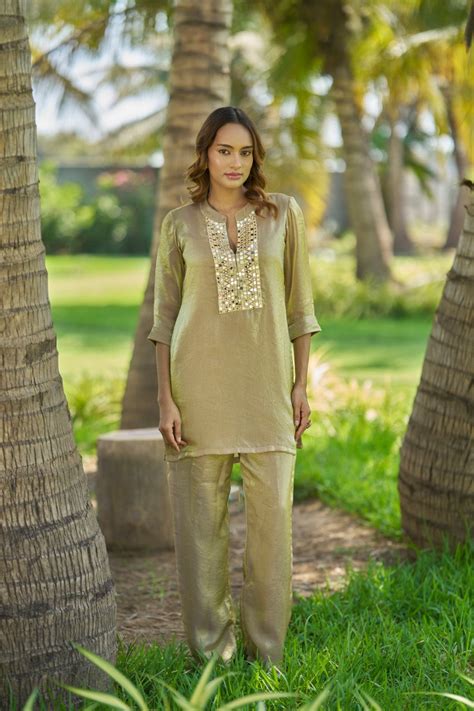 Top clothing brands in india for ladies | Houseofmira – HOUSE OF MIRA