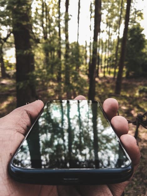 Mobile Phone in Hand 的图像结果