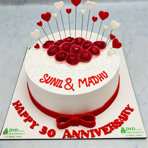 Red White Combination Anniversary Cake – Bento Cakes Noida