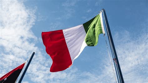 Como posso me preparar para a entrevista no Consulado Italiano?