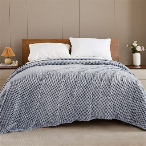 Amazon.com: Exclusivo Mezcla Waffle Textured Soft Fleece Blanket, King ...