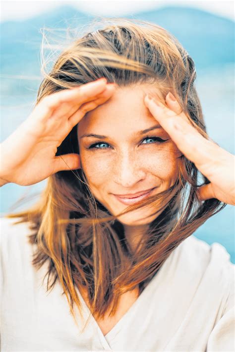 Simone Gannon: Four great lazy-girl tanning products. No mess, fuss, or ...