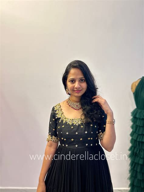 Dhivi – Cinderella Closet