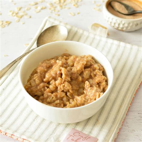 Cinnamon Spice Oatmeal - caramel and cashews
