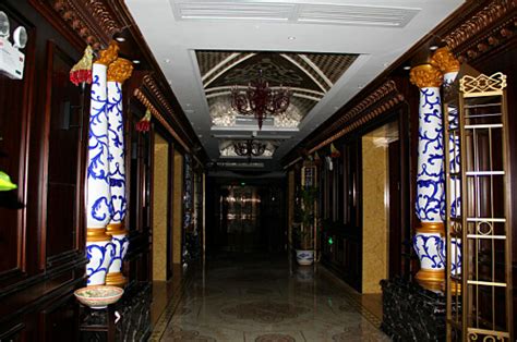 惠州金叶大酒店玻璃钢柱子案例 - 深圳市凡贝尔玻璃钢工艺有限公司