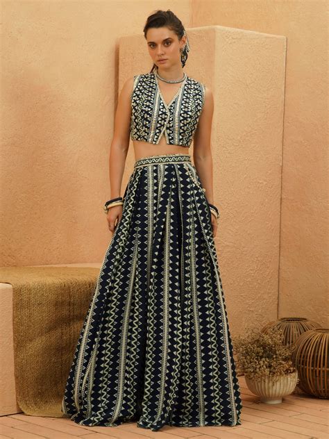 AFREEN: ZURI EMBELLISHED CROP TOP AND PLEATED SKIRT SET – SVA Couture