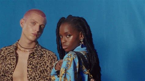 Versace Jeans Couture Campaña Denim PV 2022 | Tienda Online Oficial