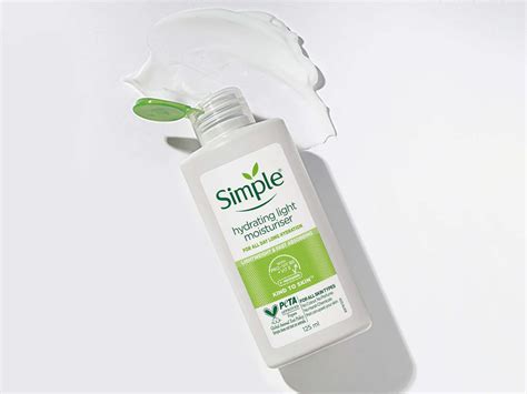 Buy Simple Kind To Skin Hydrating Light Moisturiser Online at Best ...