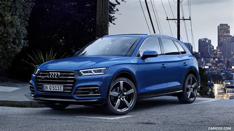 2020 Audi Q5 55 TFSI e quattro Plug-in Hybrid (Color: Turbo Blue) | Front Three-Quarter