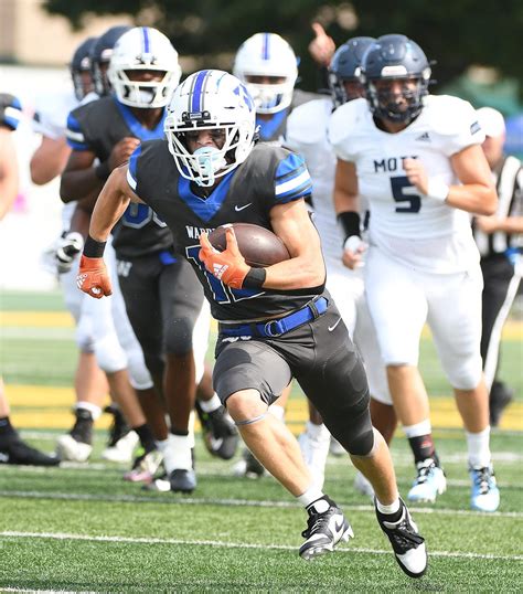 Walled Lake Western42, Waterford Mott 27