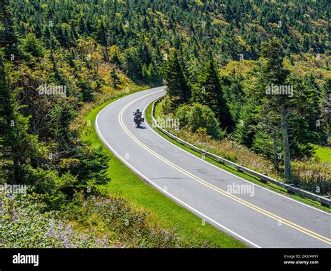 Mt Mitchell State Park Road leading to top of Mount Mitchell highest ...