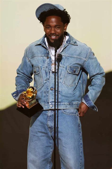 Kendrick Lamar's Super Bowl 2025 Halftime Show Outfit Includes 'Gloria ...