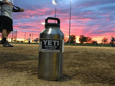 Yeti Rambler 64 oz Drink Bottle review - iReviewGear.com