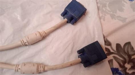 AdzMozi VGA Y Splitter Cable 1 Male VGA to 2 Female VGA Splitter Cable ...