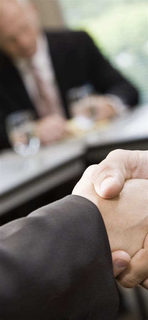 Bussiness Handshaking Walppaper 的图像结果