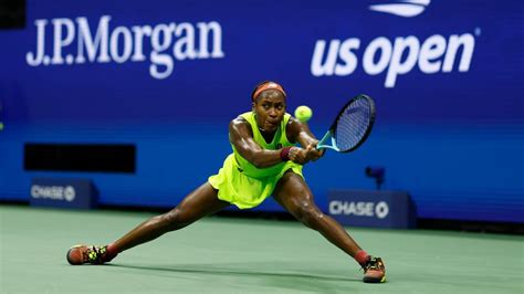 Coco Gauff rallies amid issues with opponent's delay tactics - ESPN