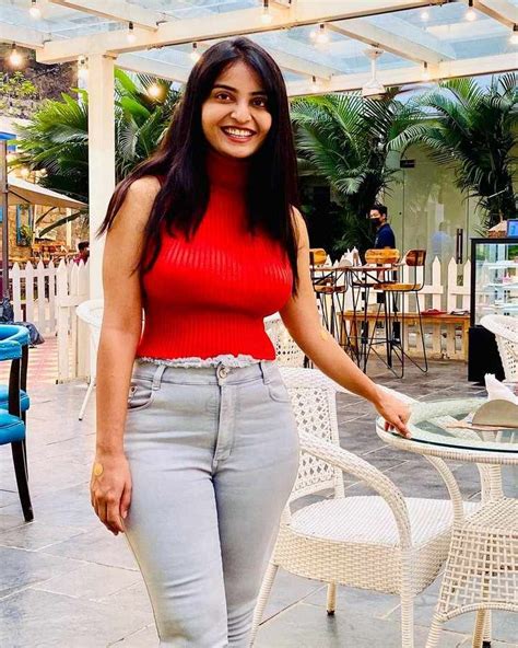 Ananya Nagalla: వయ్యారాలతో అదరగొడుతున్న అనన్య నాగళ్ల! Ananya Nagalla ...