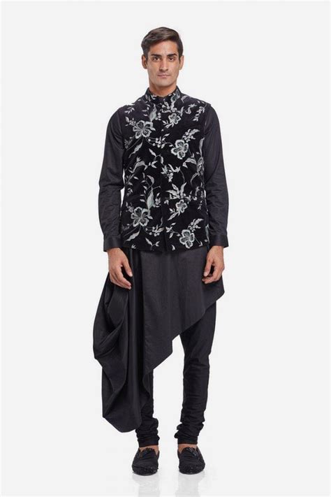 13 Trendy Velvet Outfit Ideas for the Grooms