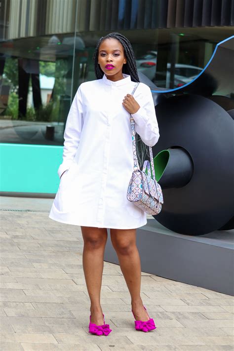 White shirt dress with pink shoes outfit | Pink shoes outfit, Outfits ...
