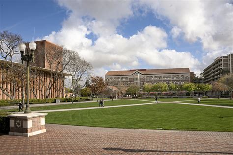 A Student’s Guide to the USC Dining Halls! – USC Viterbi ...