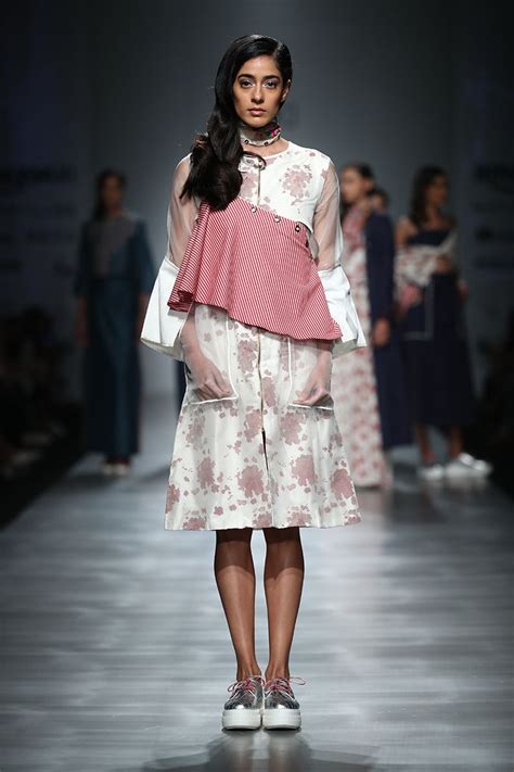 Pinnacle by Shruti Sancheti at Amazon India Fashion Week spring/summer ...