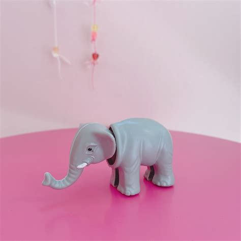 【BREBA】首振りゾウ Bobbing Elephant | 雑貨店feve