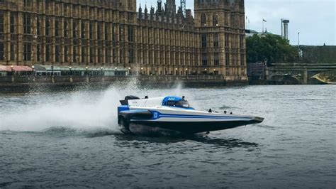 Virat Kohli's Team Wins Boat Race: क्रिकेट ही नहीं, इस खेल में भी कोहली ...