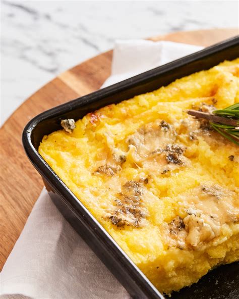 Baked Polenta with Gorgonzola [VIDEO] - Delice Recipes