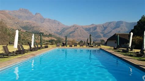 CHAMPAGNE CASTLE HOTEL (Winterton) - Hotel Reviews, Photos, Rate ...