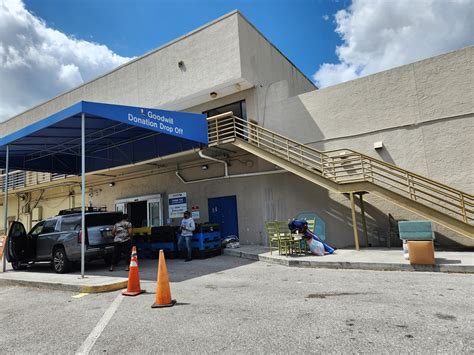 GOODWILL BOYNTON BEACH DONATION CENTER - Boynton Beach FL - Hours ...