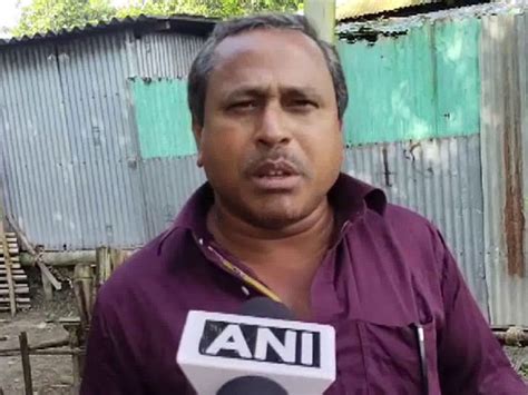 Thousands of people from Bangladesh gather along border at Cooch Behar ...