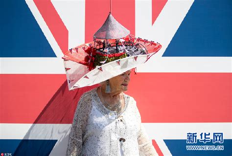 英国皇家赛马会迎“女士日” 美女如云美“帽”如花|阿斯科特|赛马会|皇家_新浪新闻