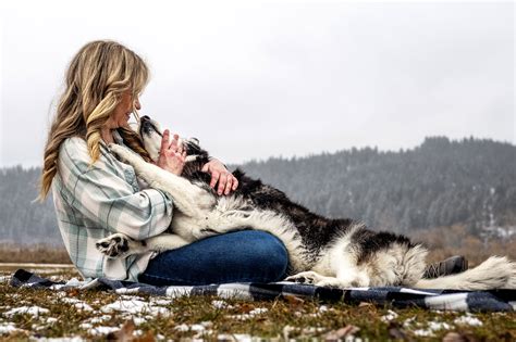 7 reasons why women and dogs are the best adventure buddies