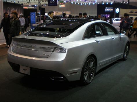 2013 Lincoln MKZ 4-Door Sedan AWD
