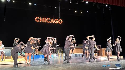 Little Chute High School is going big with its production of "Chicago ...