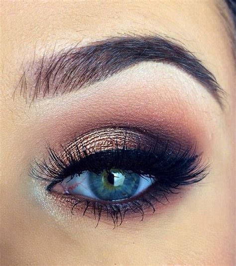 eye makeup to make blue eyes pop
