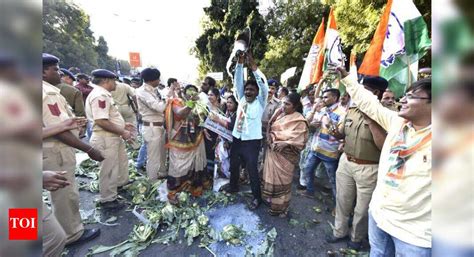 Demonetisation Of Currency: Congress protests, says stir to continue ...