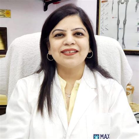 Eye Surgery During Summer: Debunking Popular Myths & Facts | Max Hospital