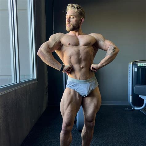 2 weeks out - 207 lbs - first time Classic Physique : r/bodybuilding