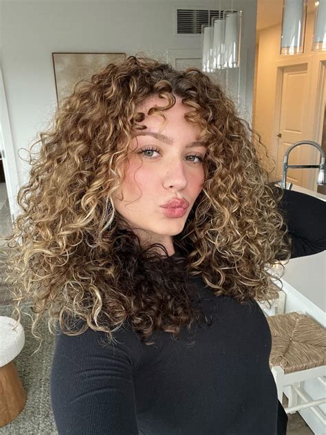 Faleshafaye • @faleshafaye_ • Milkshake Website Builder