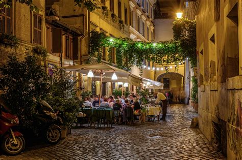 Eating in Italy: The Do's and Don'ts of Italian Etiquette | Tuscany Now ...