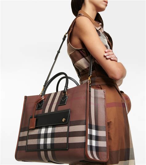 Burberry Freya Medium canvas tote bag Burberry