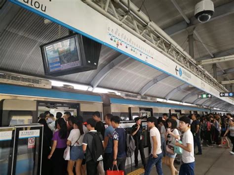 600多万人一起乘地铁！深圳地铁单日客流达到662万人次！_深圳新闻网