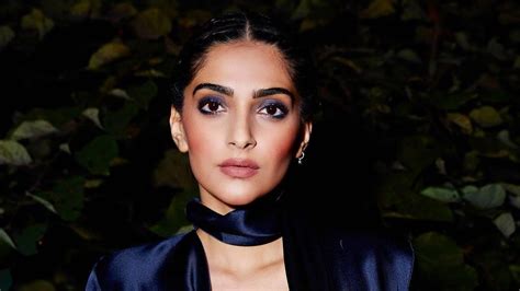 Sonam Kapoor Ahuja serves a midnight blue beauty moment at the Boss ...